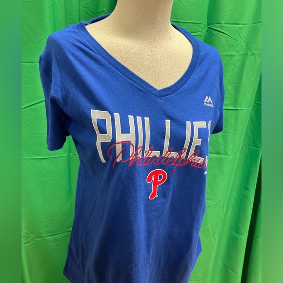 Phillies V-Neck T-shirt - Picture 8 of 11